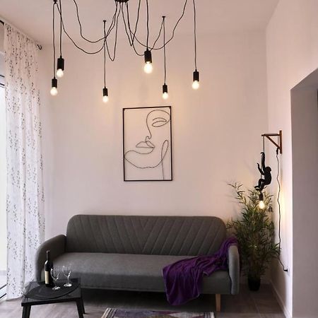 Studio Apartment, 5 Minutes To The Beach بار المظهر الخارجي الصورة