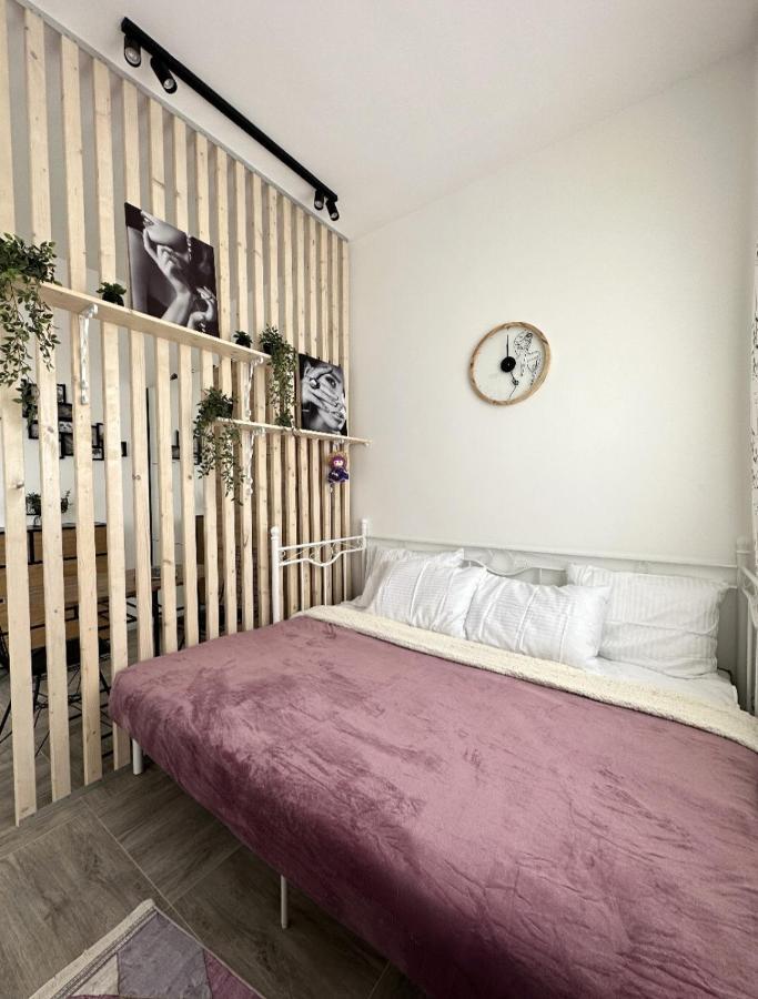 Studio Apartment, 5 Minutes To The Beach بار المظهر الخارجي الصورة