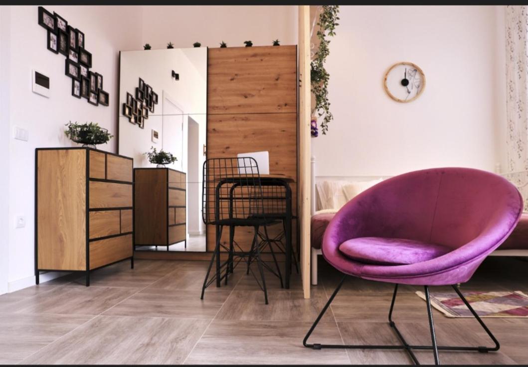 Studio Apartment, 5 Minutes To The Beach بار المظهر الخارجي الصورة